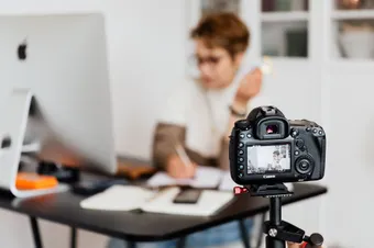 14 Inspiring B2B Video Marketing Examples