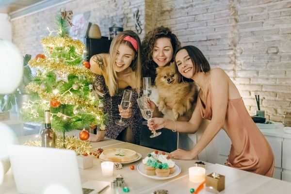 8 Holiday Video Ideas to Help You Reach Record-Breaking Sales