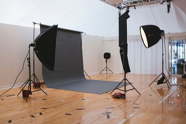 5 Tips to Get the Perfect Lighting Setup For Video Interviews